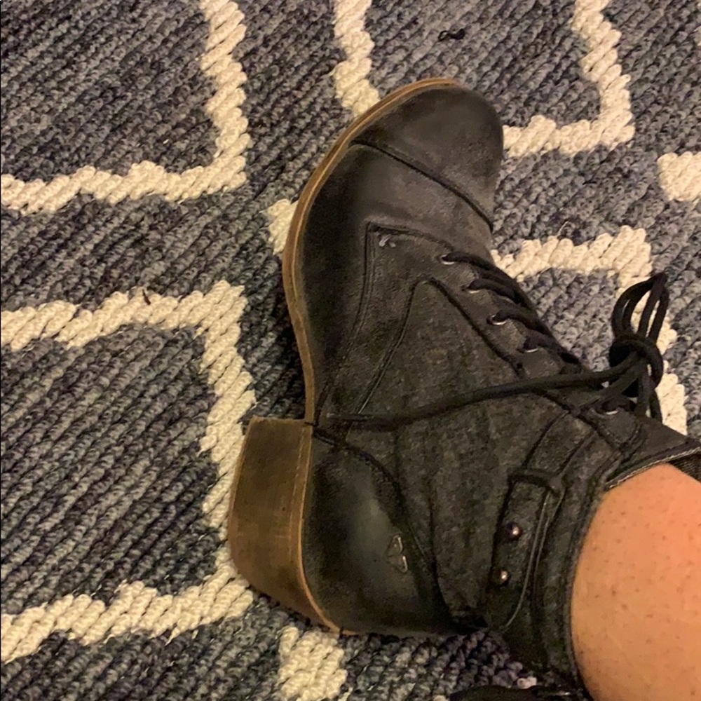 Roxy Booties